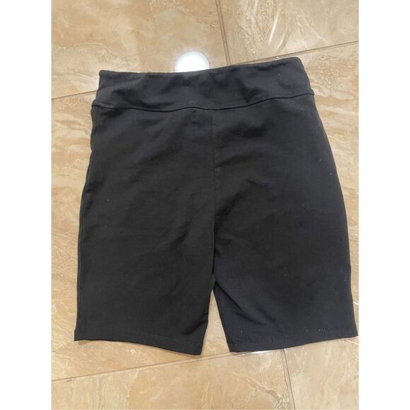 New Urban  Outfitters UO Leon Fruit Biker Shorts Size M - Picture 6 of 9